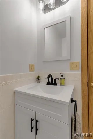 $699,900 | 12997 Centerline Road, Wales, NY 14139