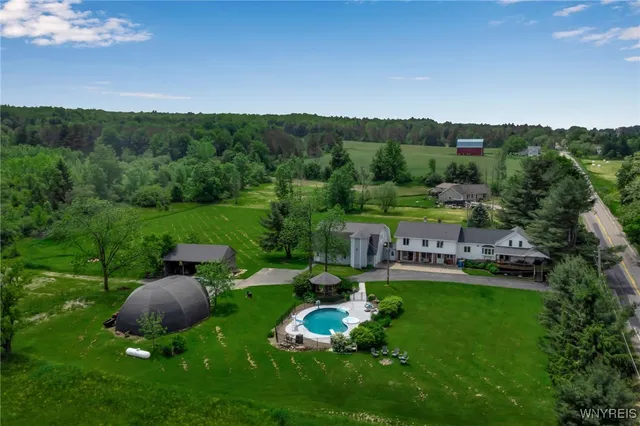 $699,900 | 12997 Centerline Road, Wales, NY 14139