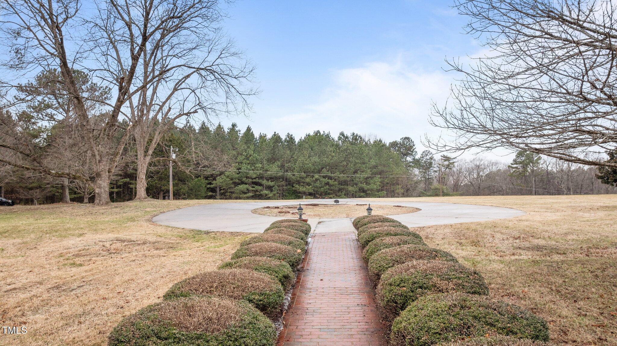 1200 Spring Valley Lake Road Henderson, NC 27537 - Photo 74 of 78 Circular drive