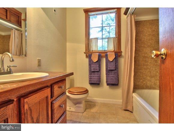 148 Riptide Avenue Manahawkin, NJ 08050 - Photo 13 of 24 Gallery Image 13