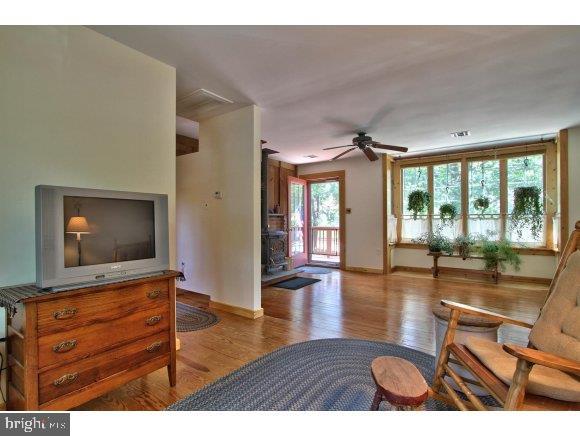 148 Riptide Avenue Manahawkin, NJ 08050 - Photo 6 of 24 Gallery Image 6