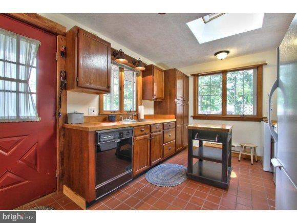148 Riptide Avenue Manahawkin, NJ 08050 - Photo 10 of 24 Gallery Image 10