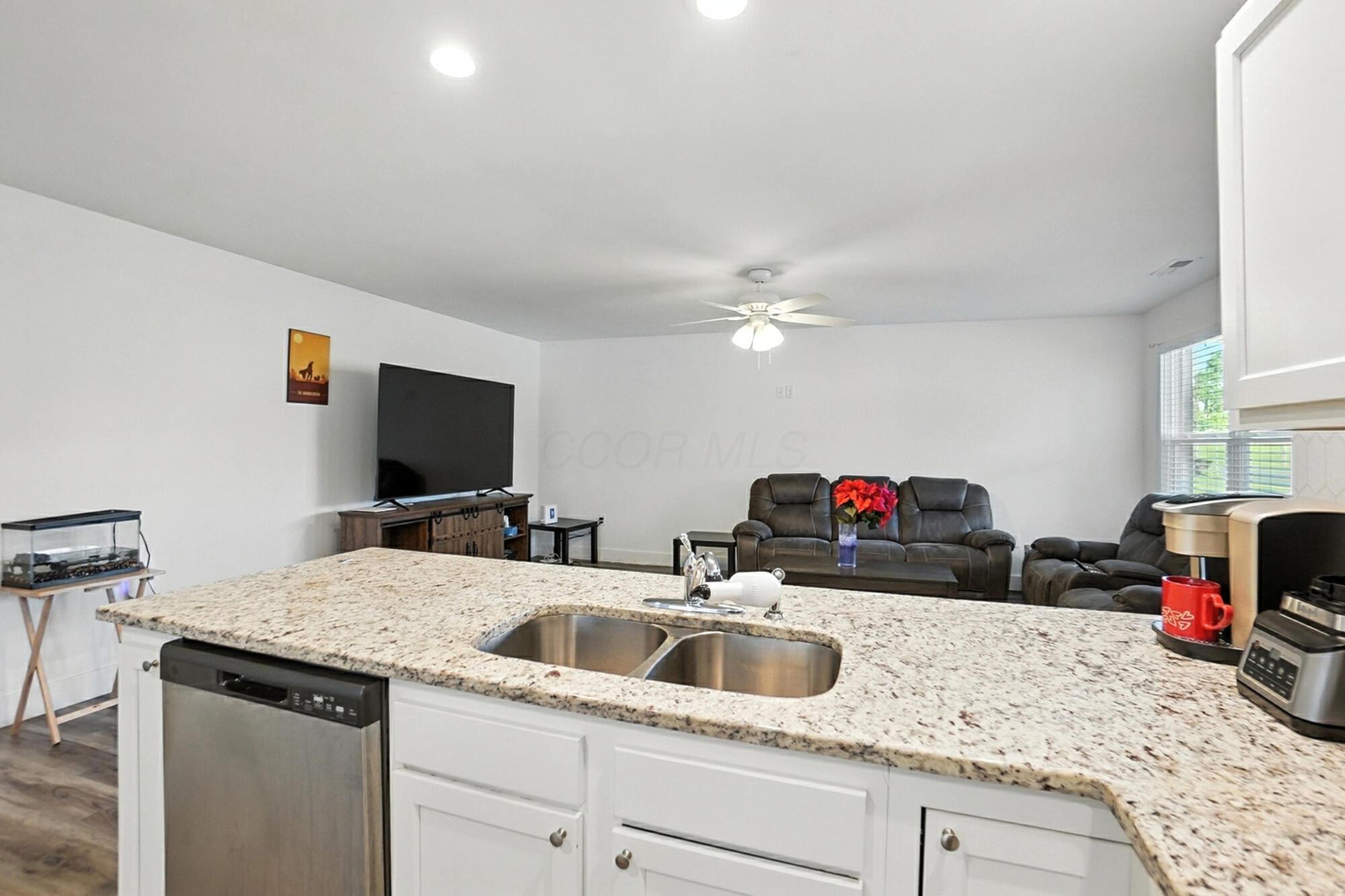 721 East McCreight Avenue Springfield, OH 45503 - Photo 9 of 28 Kitchen