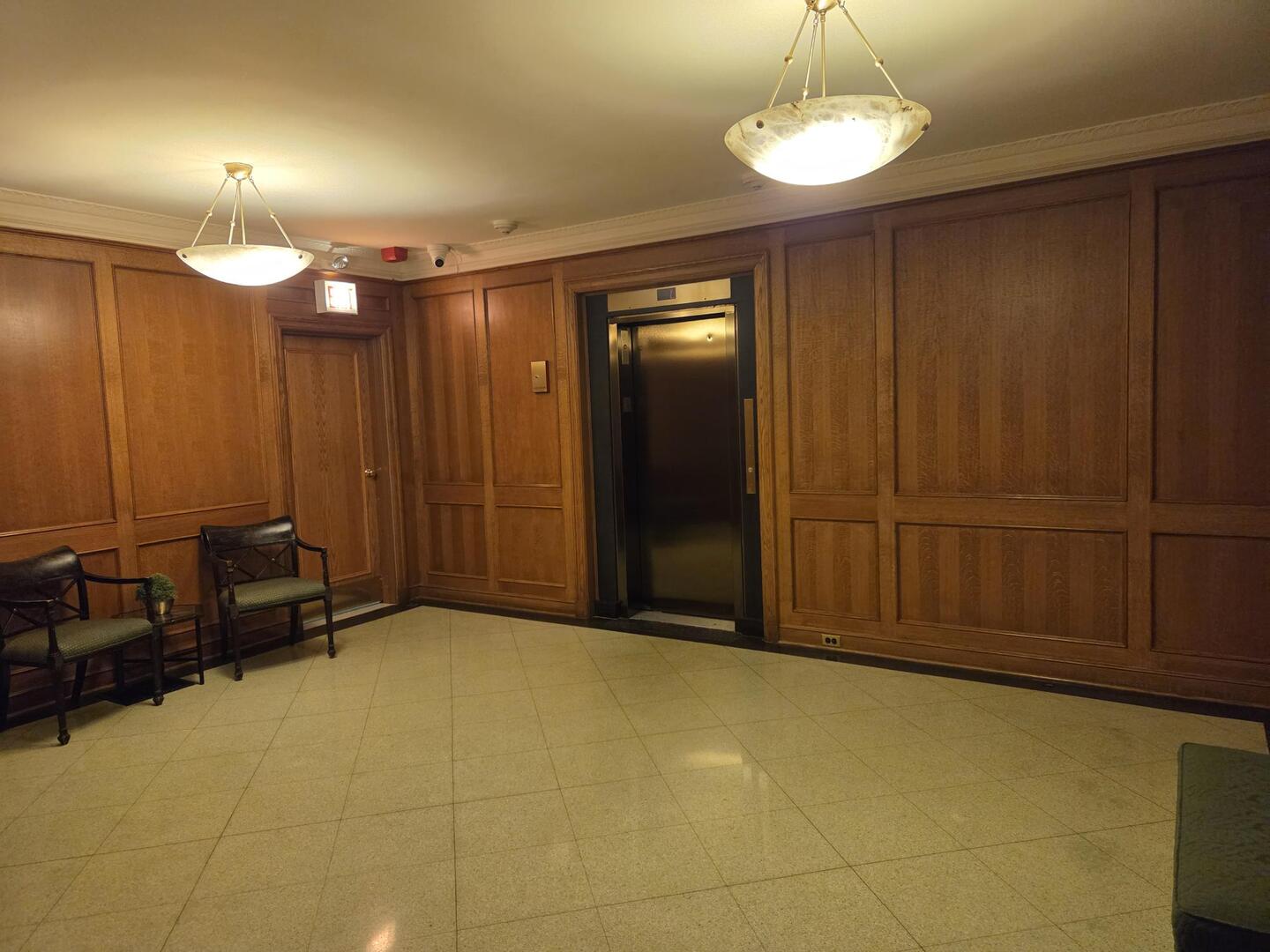 421 West Melrose Street, Unit 5D Chicago, IL 60657 - Photo 5 of 29 a view of a livingroom with furniture