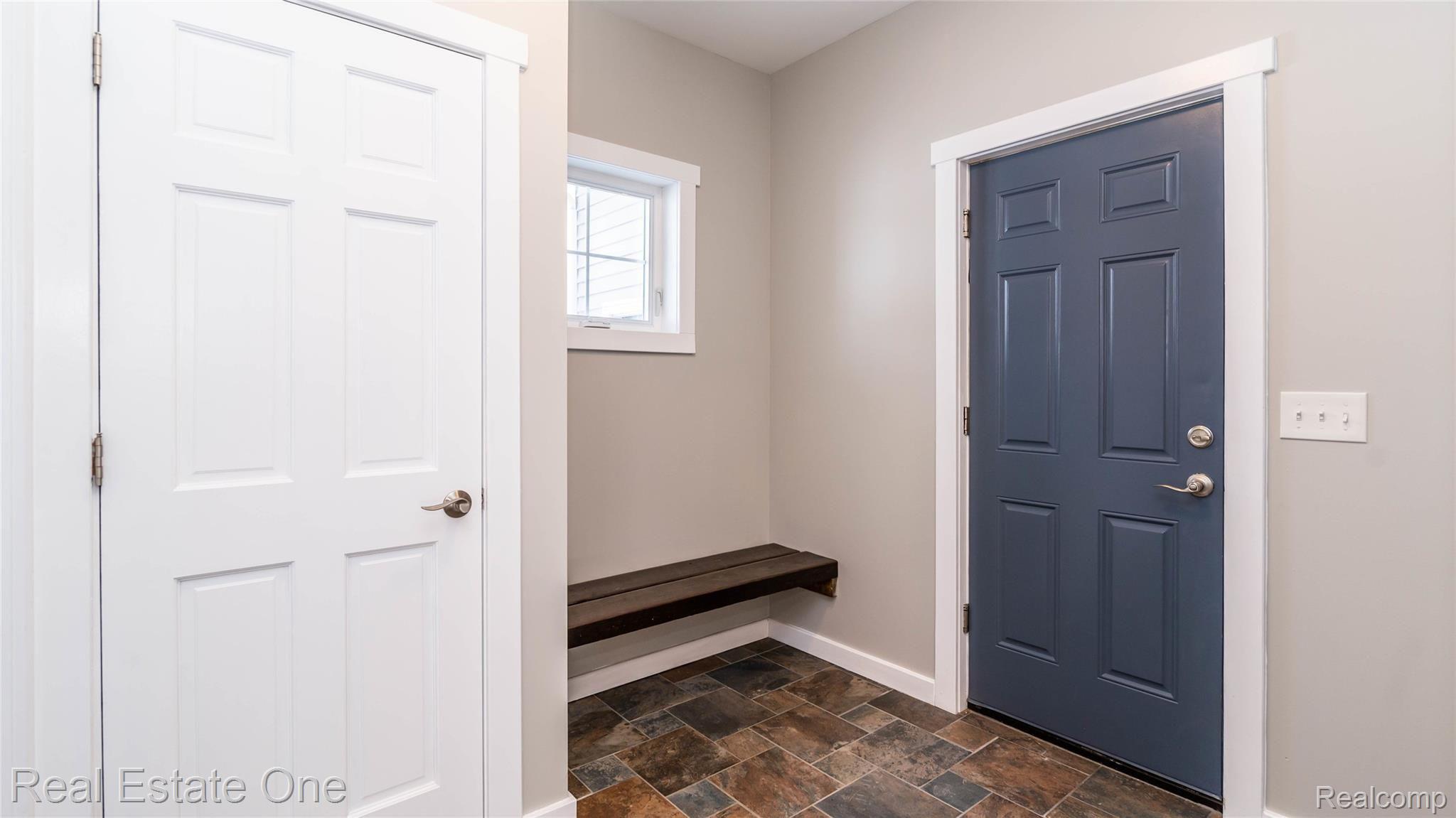 4018 Hartland Road Hartland, MI 48353 - Photo 37 of 54 Mud Room