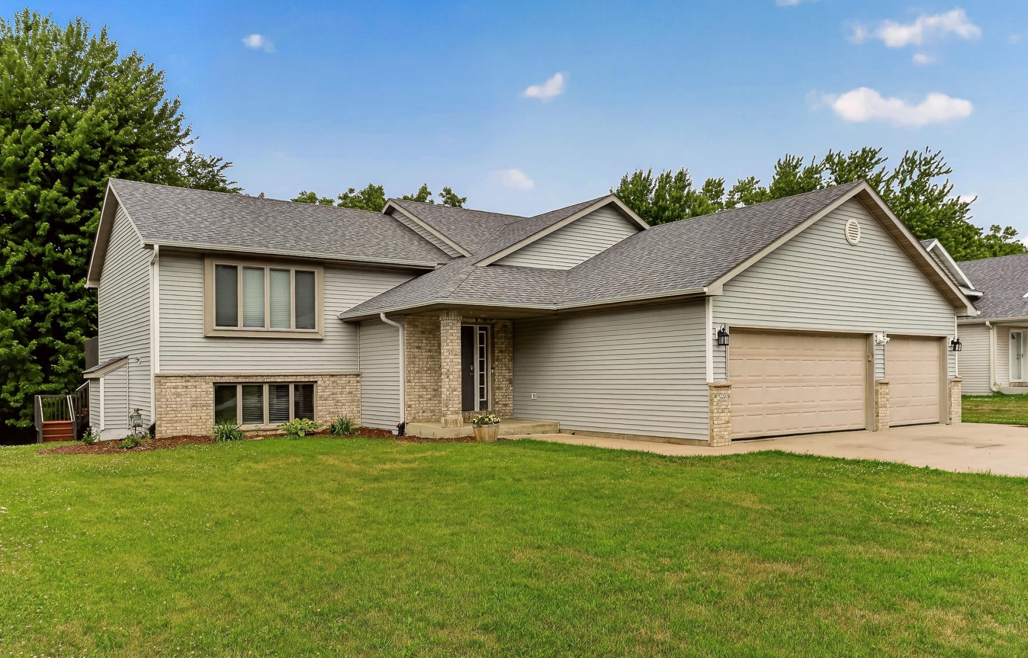 2605 Elmcroft Drive Southwest Rochester, MN 55902 - Photo 3 of 41