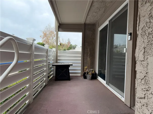 $3,250 | 18333 Hatteras Street, Unit 62, Tarzana, CA 91356