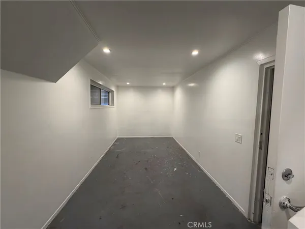 $3,250 | 18333 Hatteras Street, Unit 62, Tarzana, CA 91356