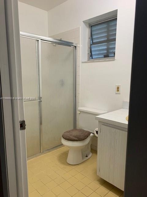 Redlands Homestead, FL 33031 - Photo 26 of 36 a bathroom with a toilet and a shower