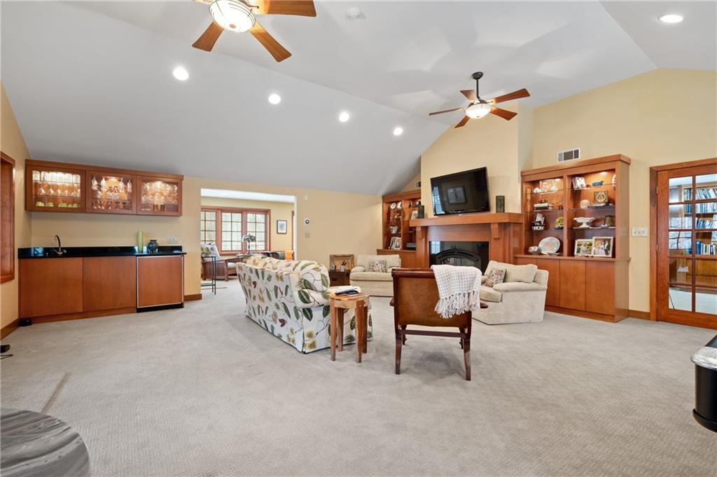 337 Fox Chapel Road Pittsburgh, PA 15238 - Photo 22 of 40