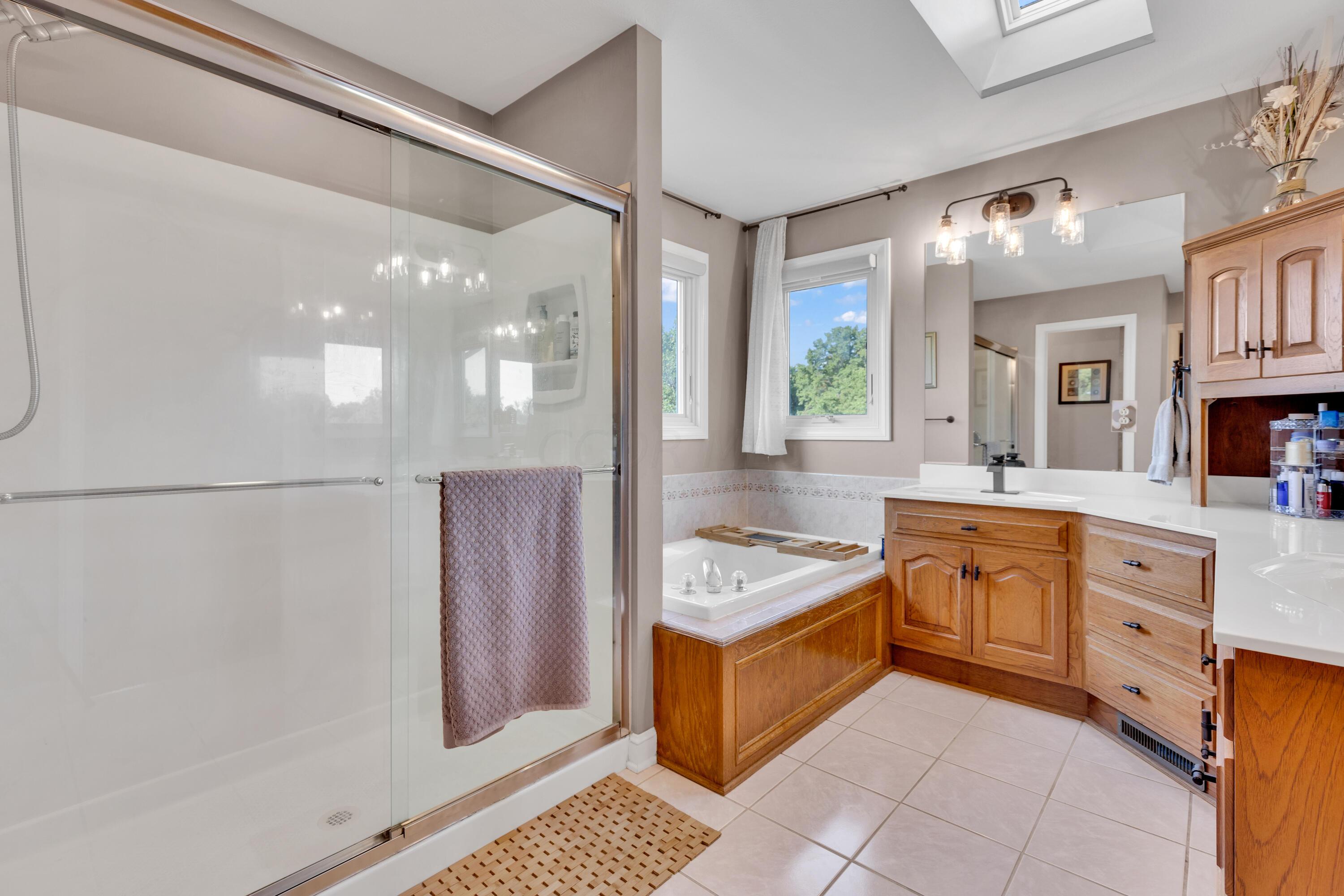 4731 Smothers Road Westerville, OH 43081 - Photo 29 of 62 Primary Bath