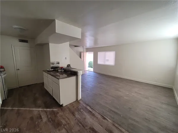 $1,045 | 5126 Golden, Unit A, Las Vegas, NV 89119