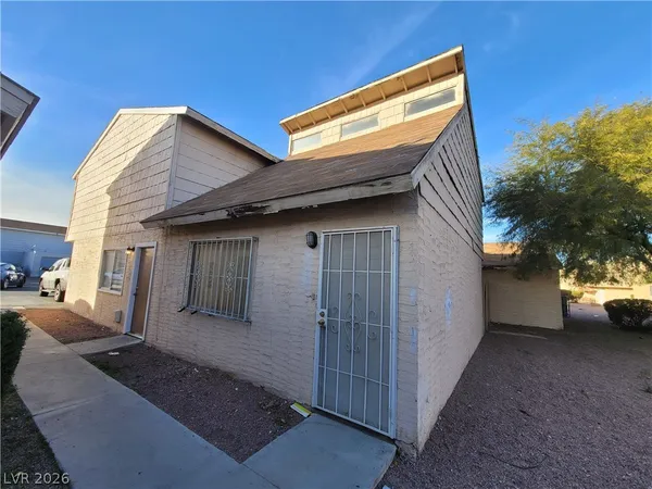 $1,045 | 5126 Golden, Unit A, Las Vegas, NV 89119