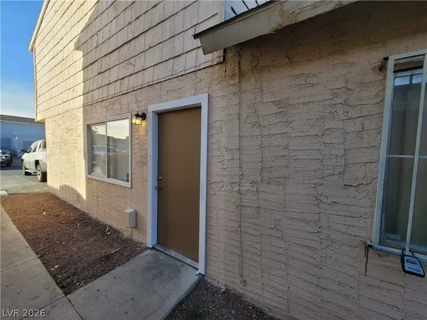 $1,045 | 5126 Golden, Unit A, Las Vegas, NV 89119