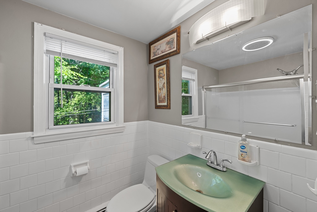 28 Greybert Lane Worcester, MA 01602 - Photo 18 of 35
