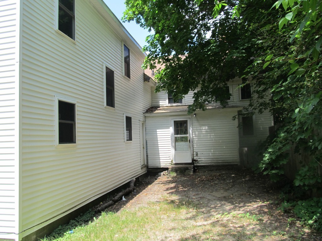 59 Summit Street Clinton, MA 01510 - Photo 3 of 10 Gallery Image 3