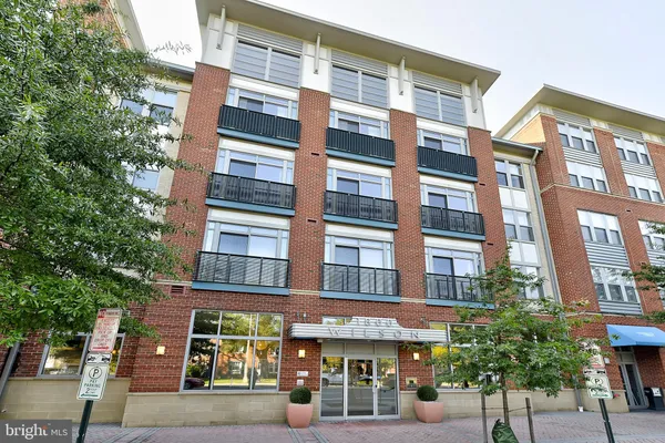 $3,650 | 1800 Wilson Boulevard, Unit 310, Arlington, VA 22201