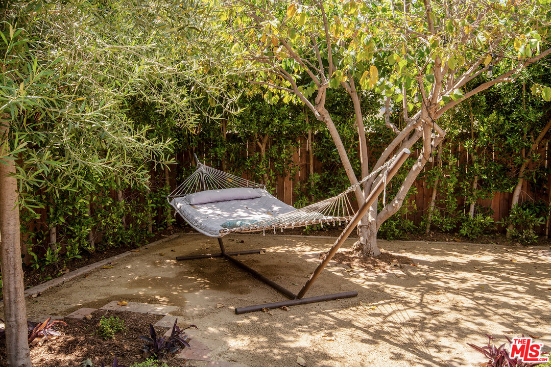 3828 Seneca Avenue Los Angeles, CA 90039 - Photo 36 of 40 a view of a outdoor space