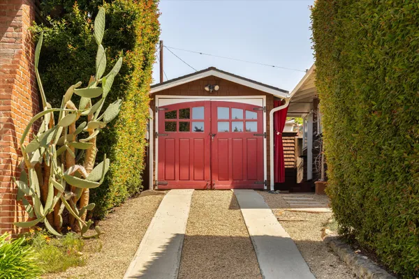 $1,795,000 | 601 East Victoria Street, Santa Barbara, CA 93103