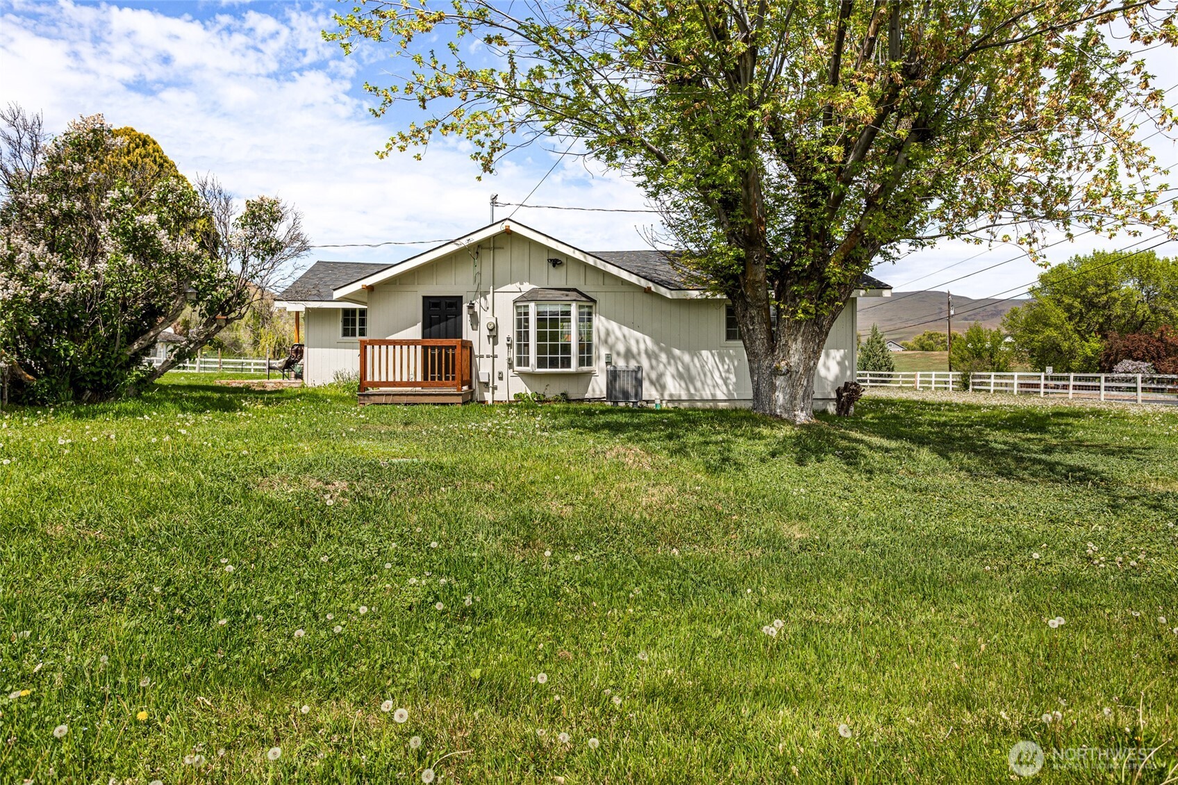 21 Hexon Road Selah, WA 98942 - Photo 2 of 39