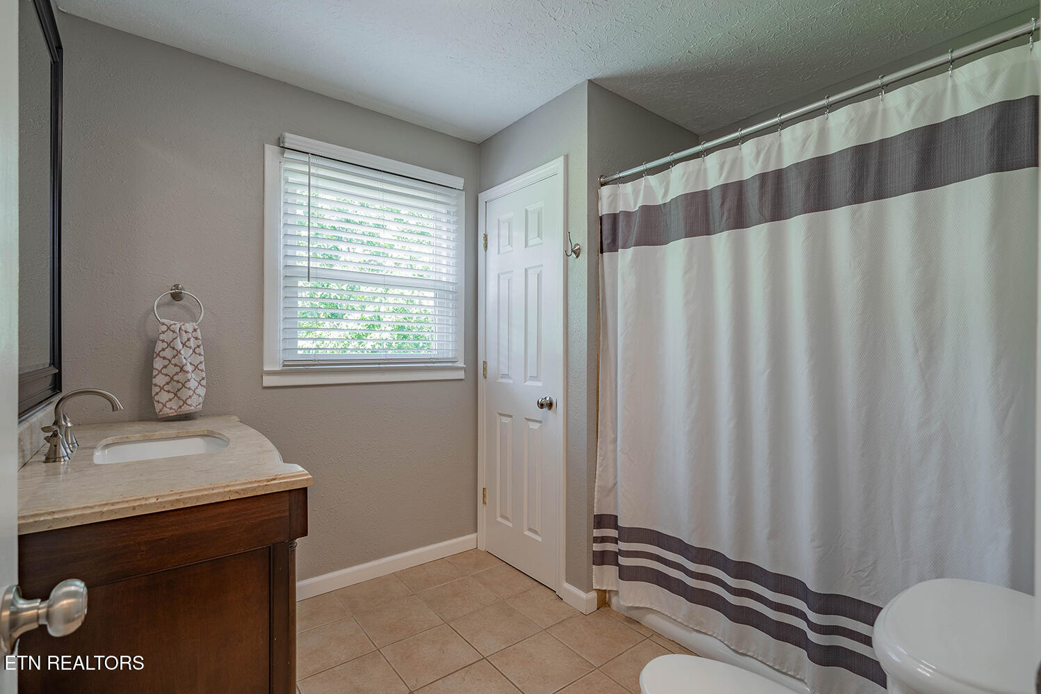 624 Back Valley Road Oliver Springs, TN 37840 - Photo 16 of 23 A7301753-HDR