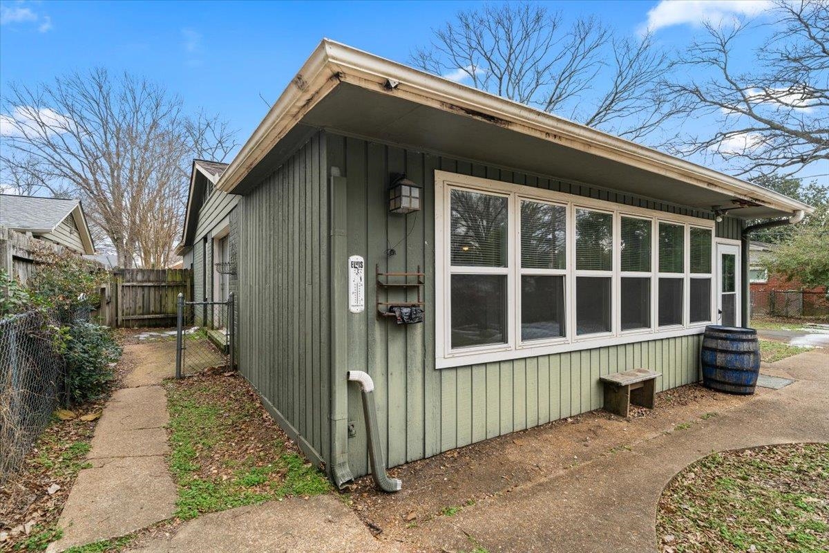 1073 Ivy Road Memphis, TN 38117 - Photo 29 of 33 a view of a house with a yard