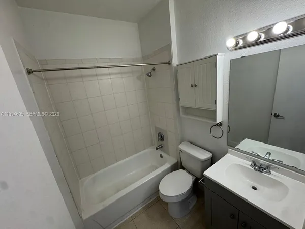 $2,050 | 1761 Northwest 96th Terrace, Unit 3O, Pembroke Pines, FL 33024