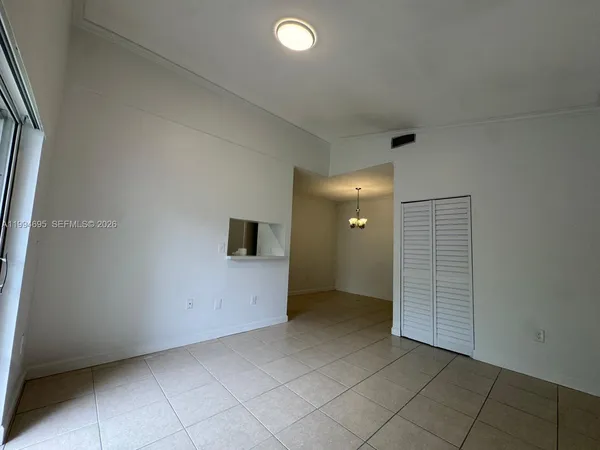 $2,050 | 1761 Northwest 96th Terrace, Unit 3O, Pembroke Pines, FL 33024
