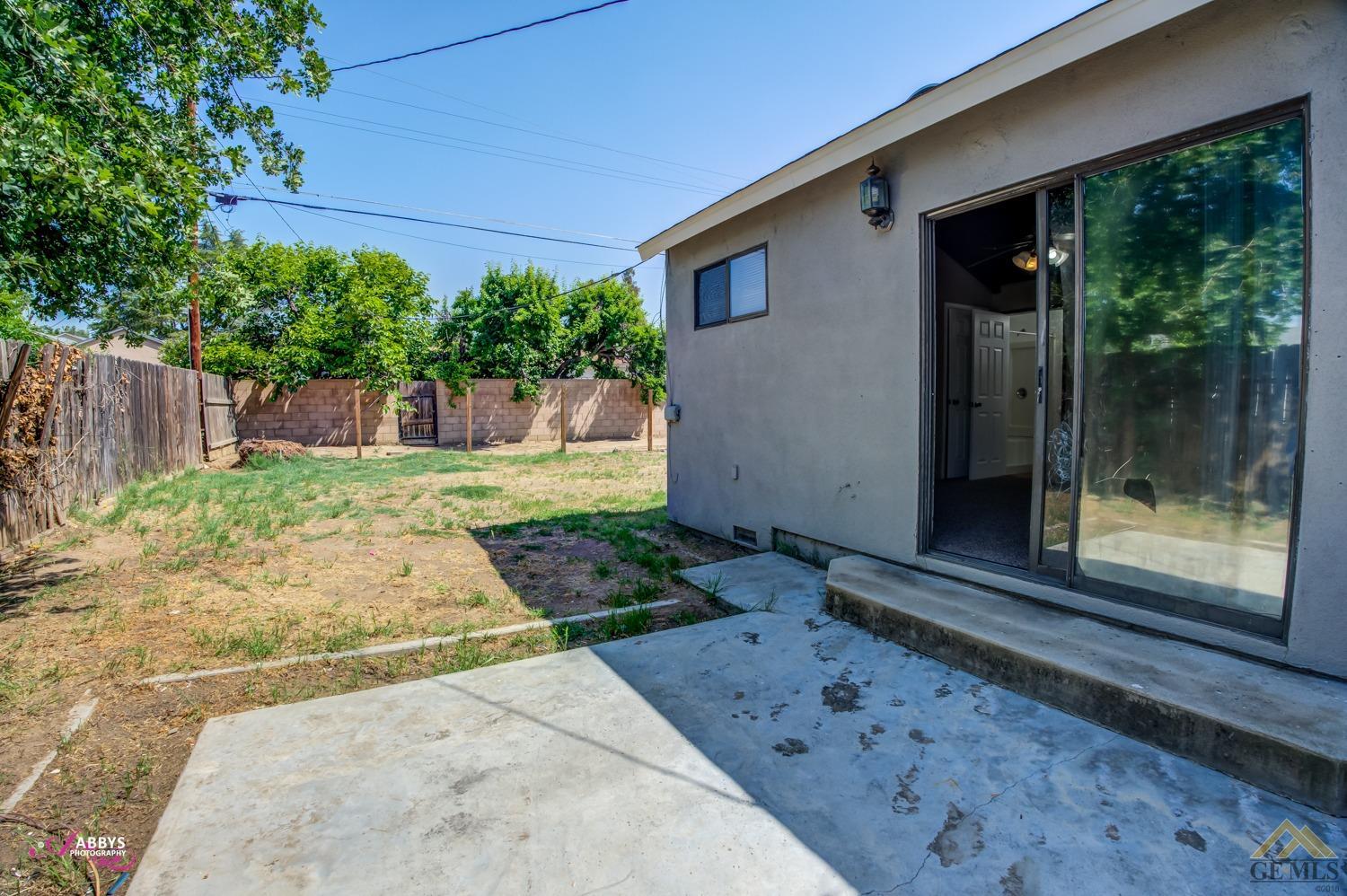 Undisclosed Address Bakersfield, CA 93308 - Photo 31 of 37 a view of a back yard of the house