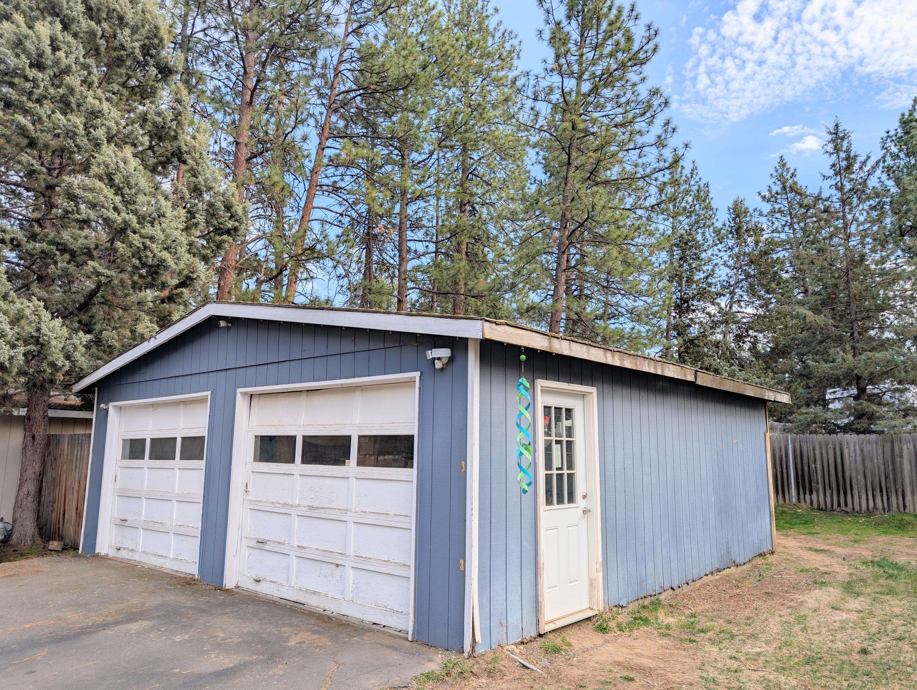19877 Mahogany Street Bend, OR 97702 - Photo 18 of 30