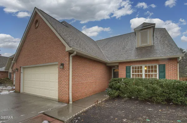 $499,000 | 383 Paine Lake Drive, Sevierville, TN 37862