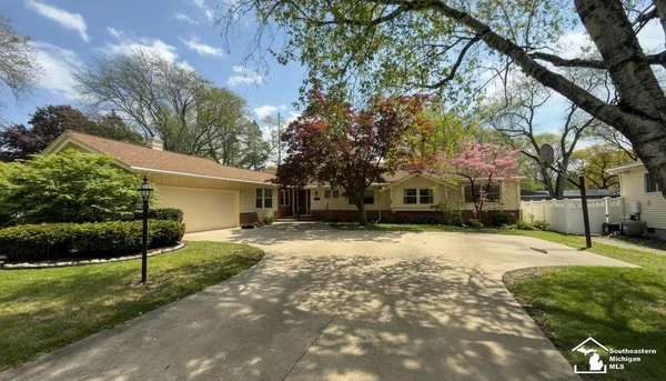 $404,900 | 1566 Riverview Avenue, Monroe, MI 48162