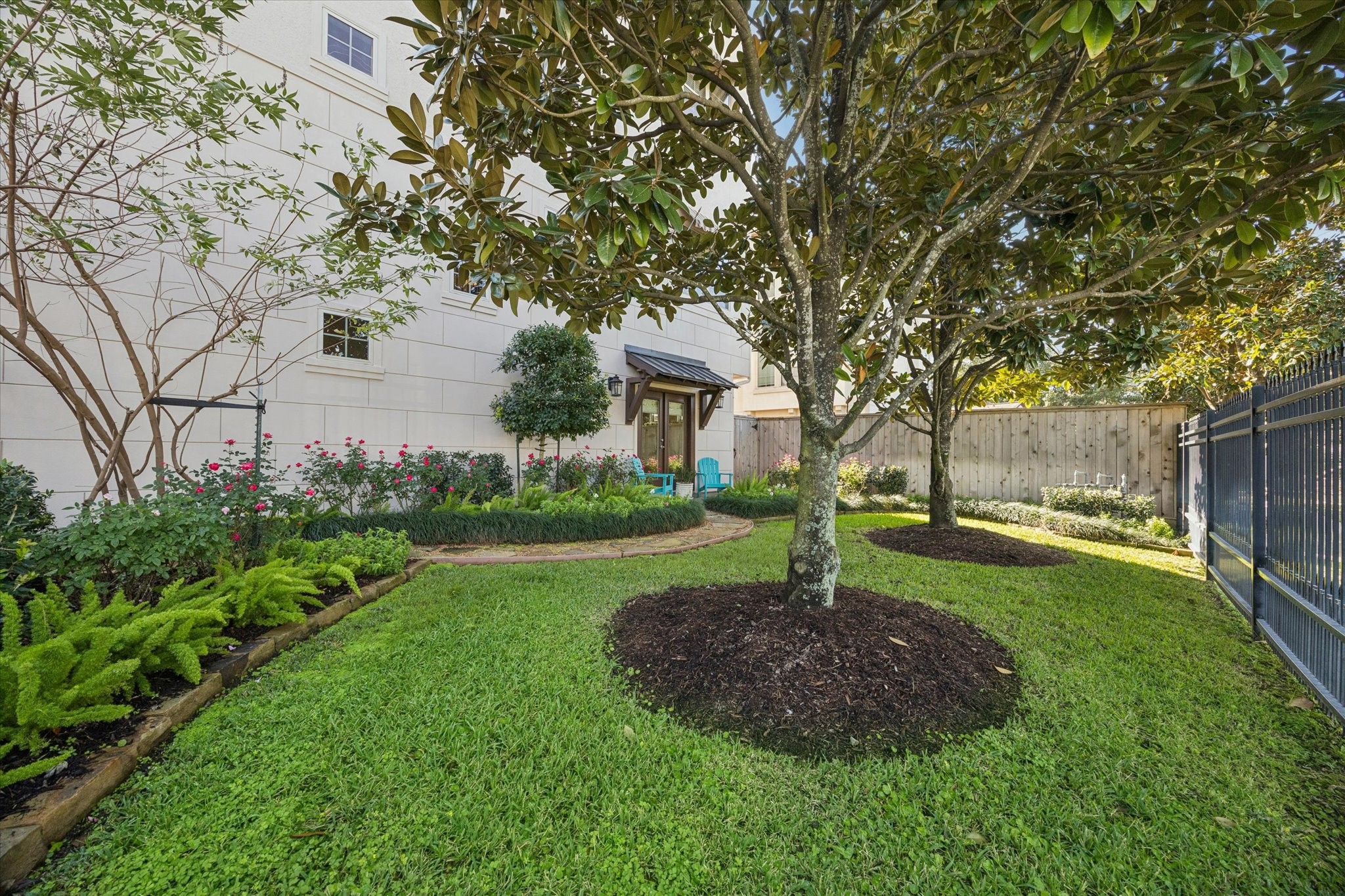 1545 Haddon Street Houston, TX 77006 - Photo 1 of 30 a house view with a garden space