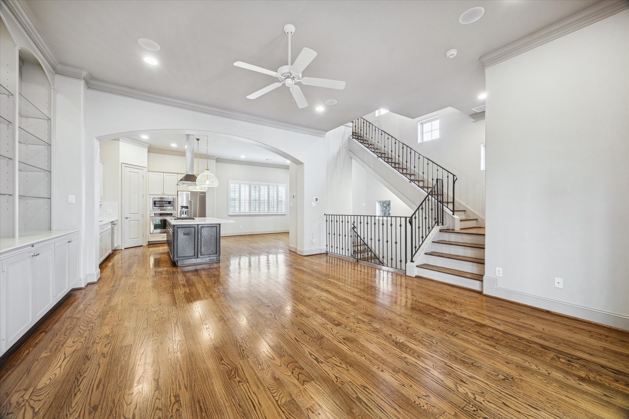 1545 Haddon Street Houston, TX 77006 - Photo 19 of 30 a view of kitchen and dining room with wooden floor