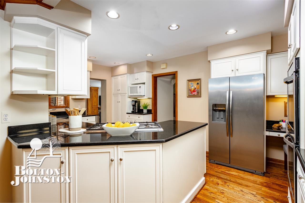 57 Hawthorne Road Grosse Pointe Shores, MI 48236 - Photo 10 of 56