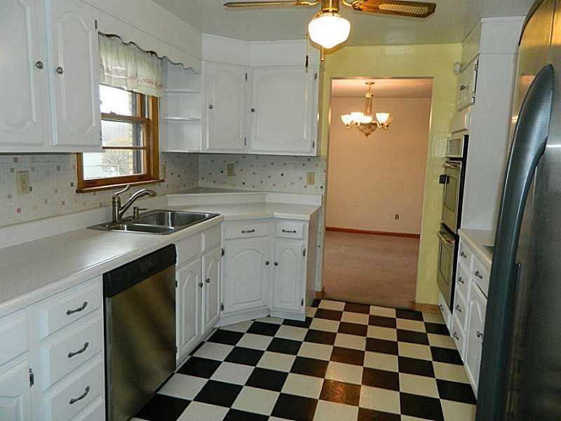 1403 Ronald Road Springfield, OH 45503 - Photo 9 of 25
