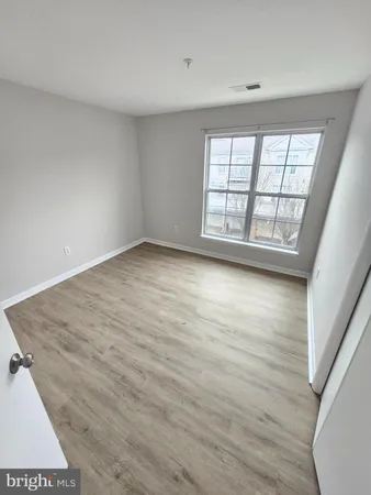 $2,500 | 18073 Royal Bonnet Circle, Gaithersburg, MD 20886