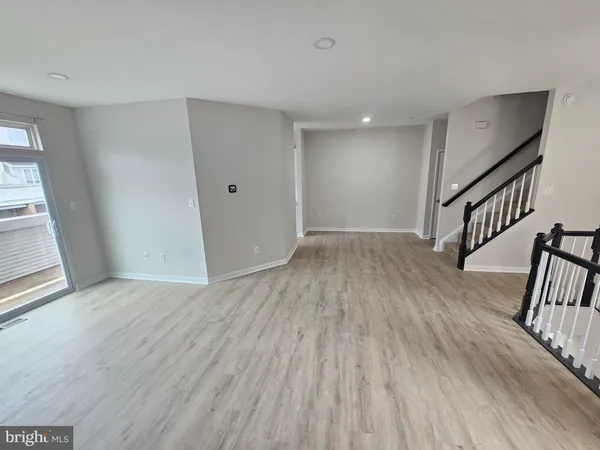 $2,500 | 18073 Royal Bonnet Circle, Gaithersburg, MD 20886