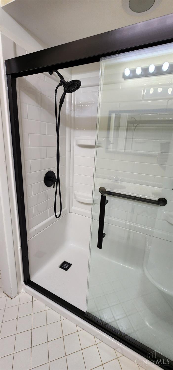 4688 Day Road Cincinnati, OH 45252 - Photo 19 of 50 Master bathroom shower