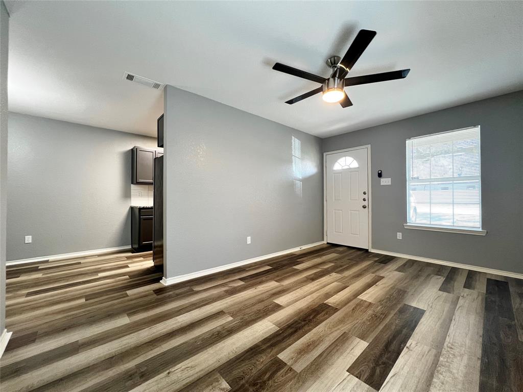 1010 South Retta Street Fort Worth, TX 76111 - Photo 4 of 24