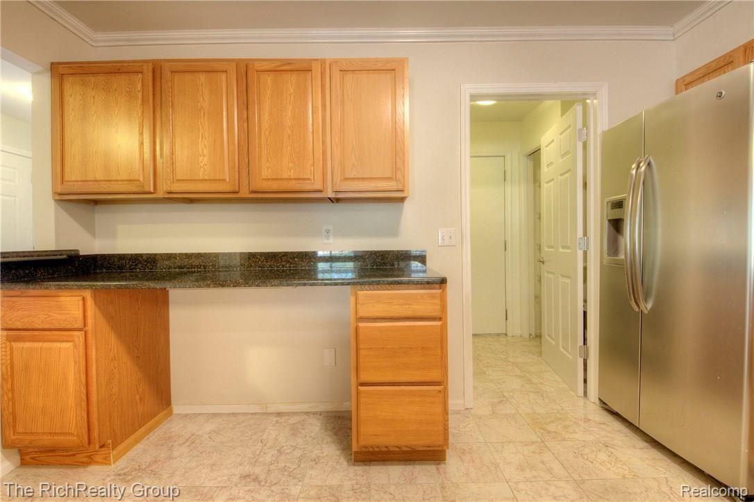 560 Cherry Grove Road Canton, MI 48188 - Photo 35 of 69 35.jpg