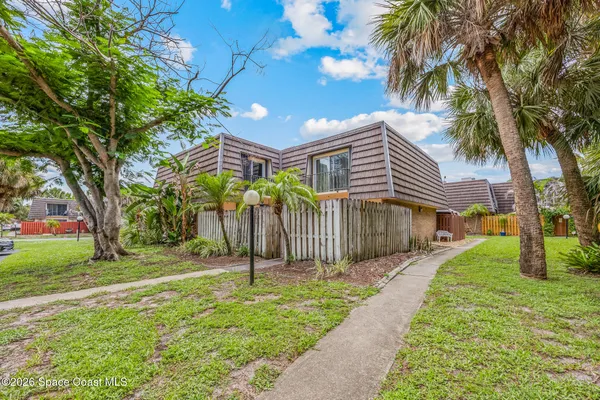 $210,000 | 2715 Vista Oaks Circle Northeast, Palm Bay, FL 32905