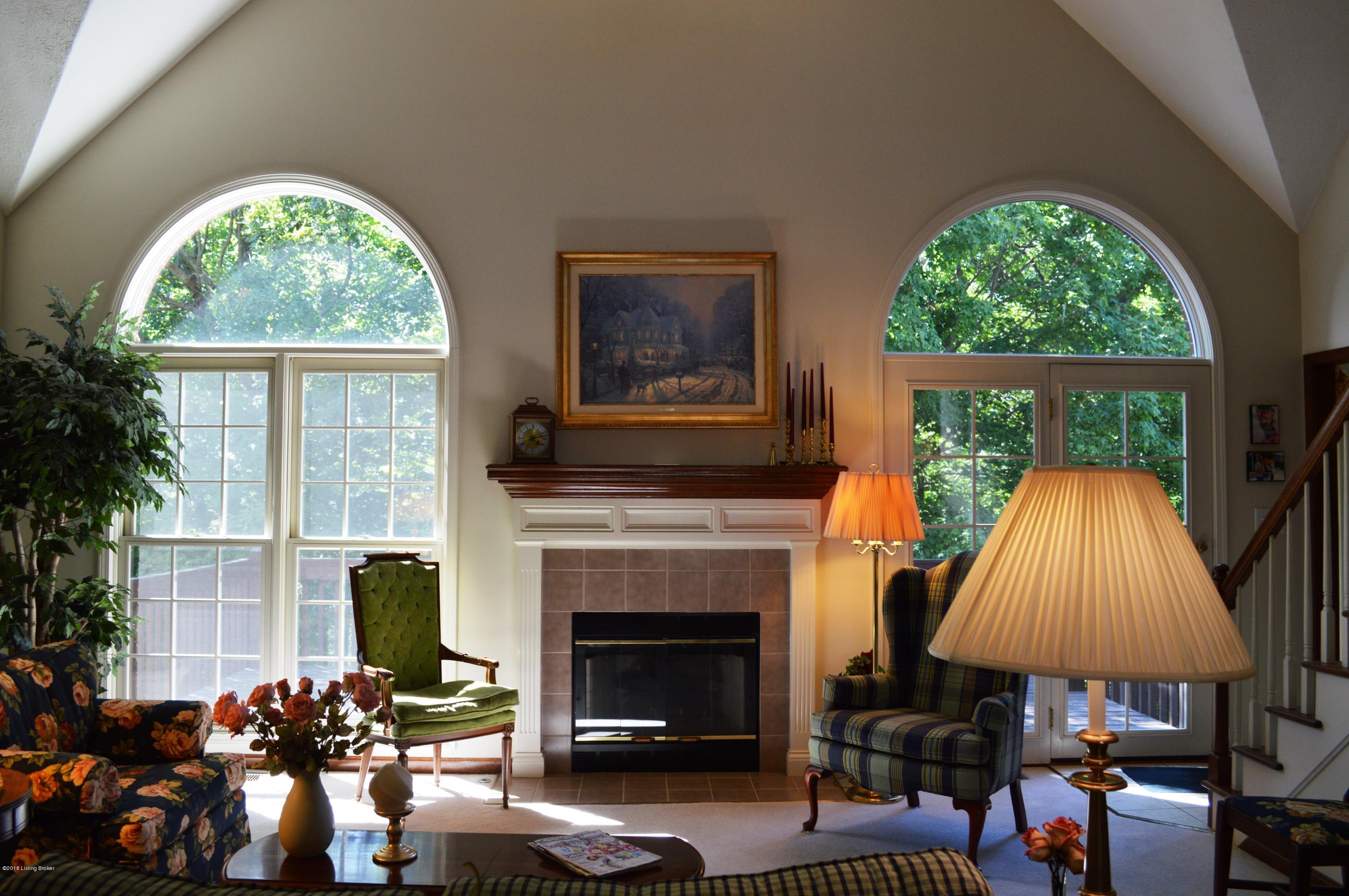 2103 Hillcircle Road Louisville, KY 40214 - Photo 20 of 42 DSC_0010