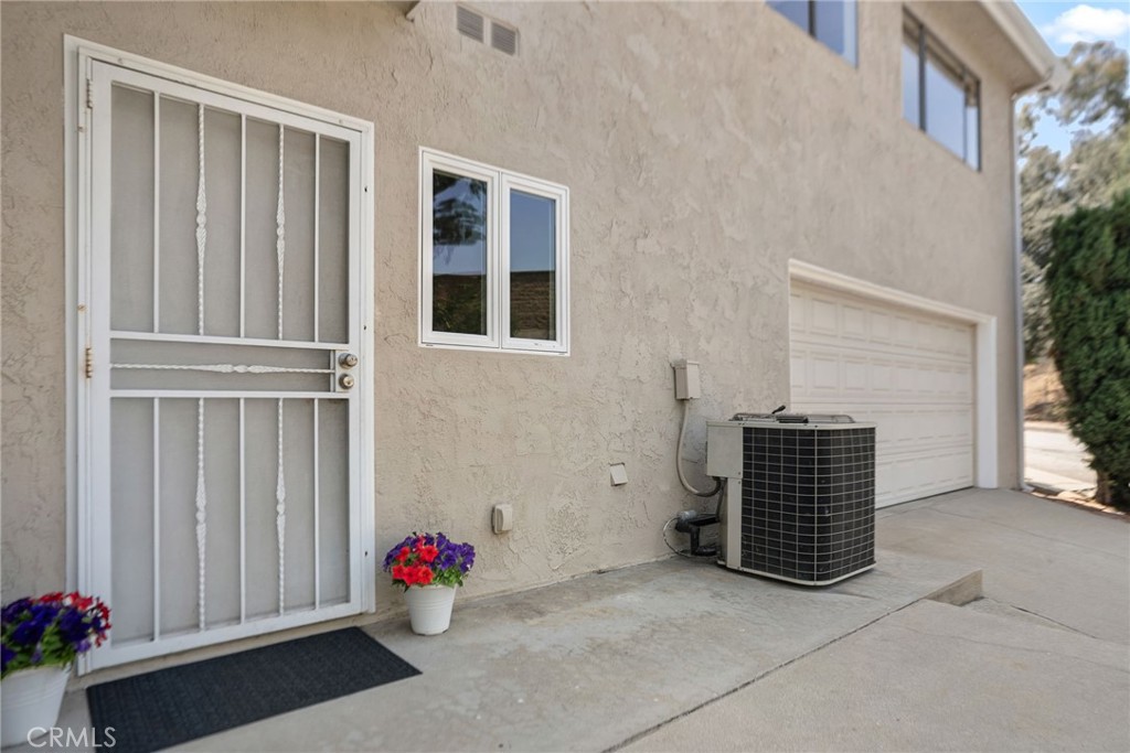 443 Woodbury Road Glendale, CA 91206 - Photo 46 of 48 Back Entrance and Garage