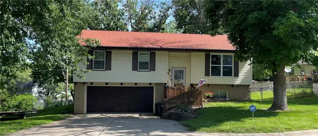 $227,000 | 411 Lisa Lane, Maryville, MO 64468