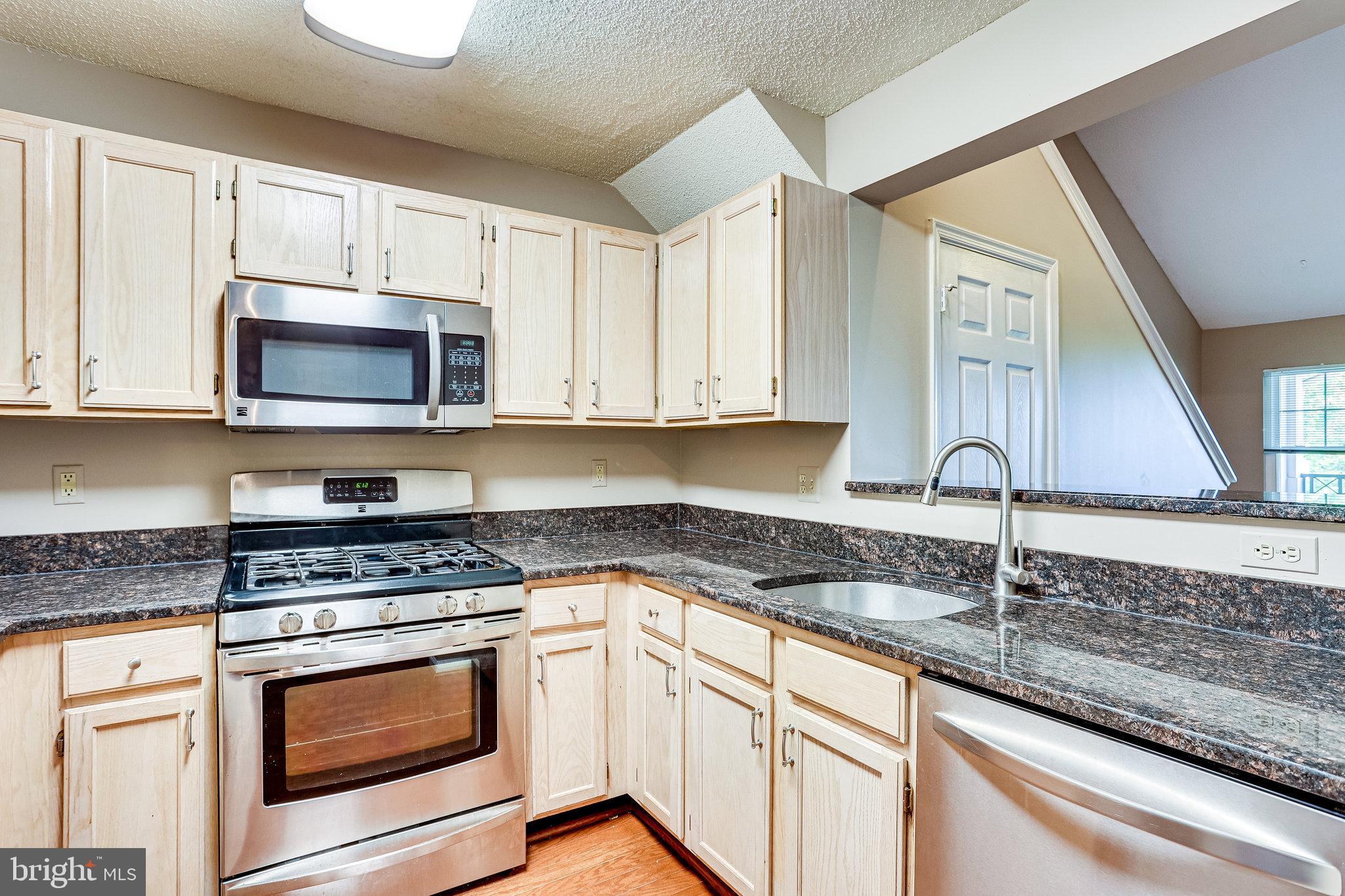 12013 Taliesin Place, Unit 31 Reston, VA 20190 - Photo 23 of 79