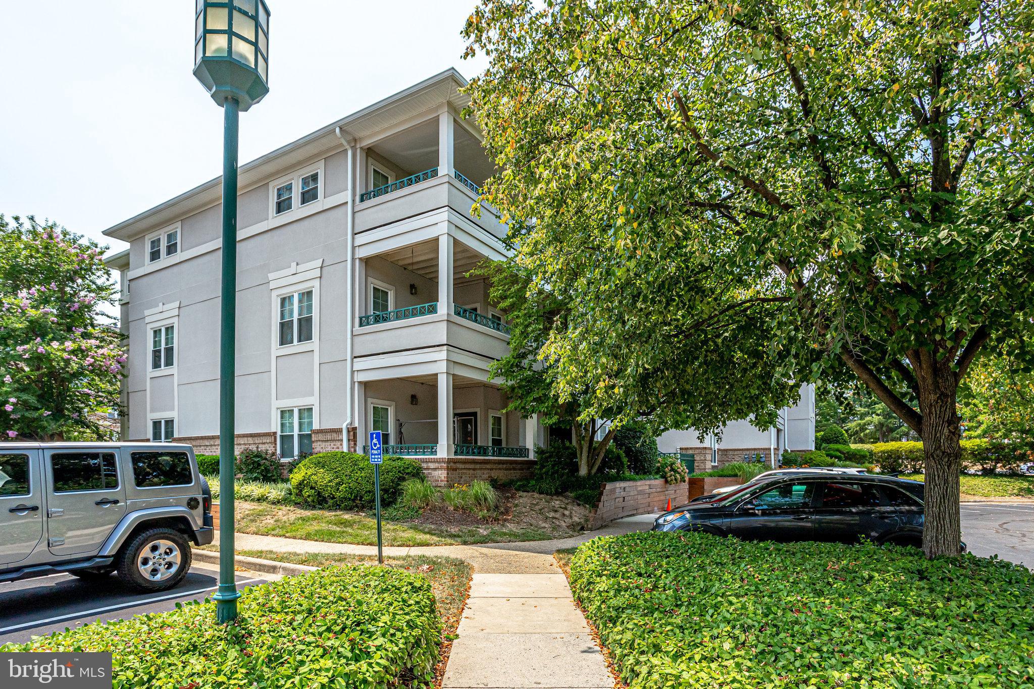 12013 Taliesin Place, Unit 31 Reston, VA 20190 - Photo 6 of 79