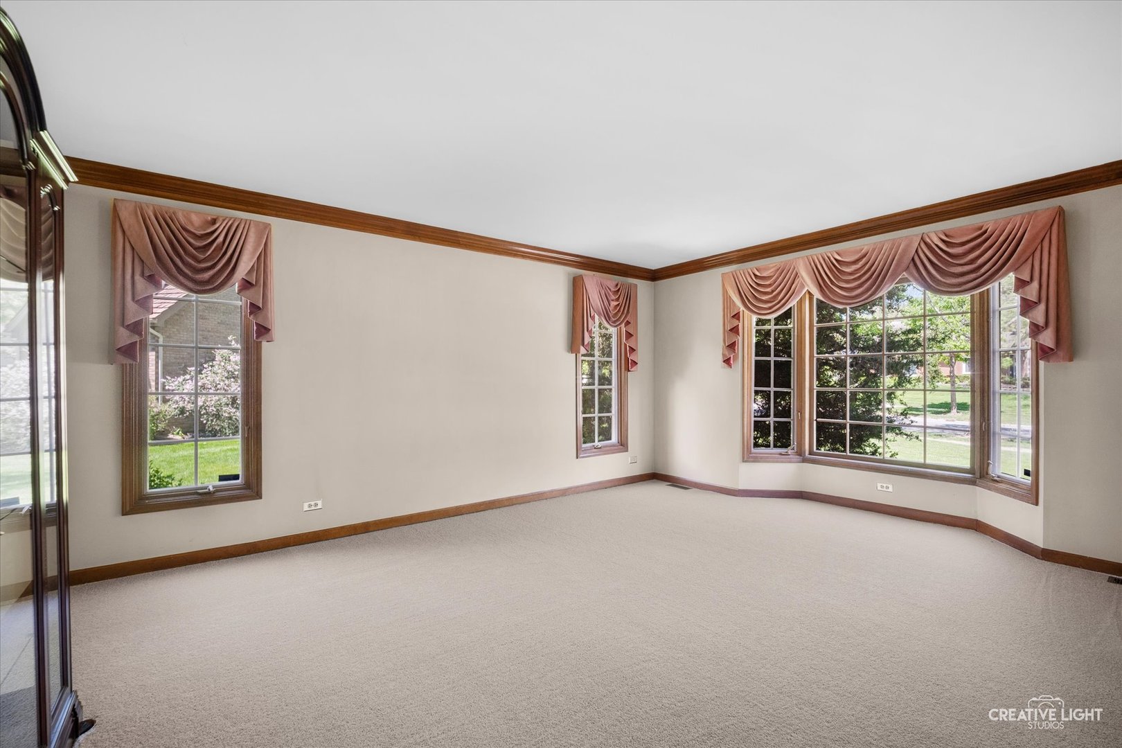 3112 Turnberry Road St. Charles, IL 60174 - Photo 5 of 43 an empty room with a window