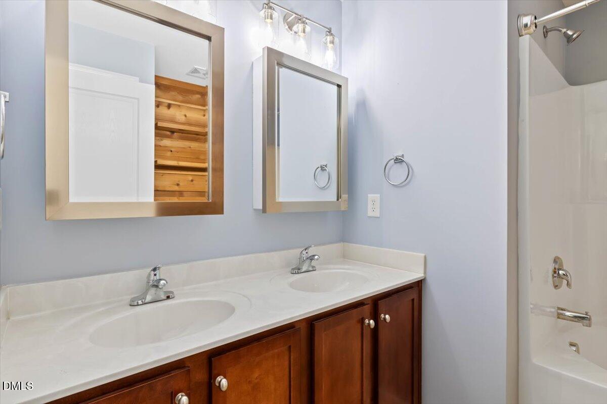 8751 Cypress Grove Run Raleigh, NC 27612 - Photo 24 of 33 second floor full bath
