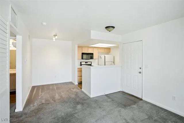 $1,320 | 1909 High Valley Court, Unit 206, Las Vegas, NV 89128